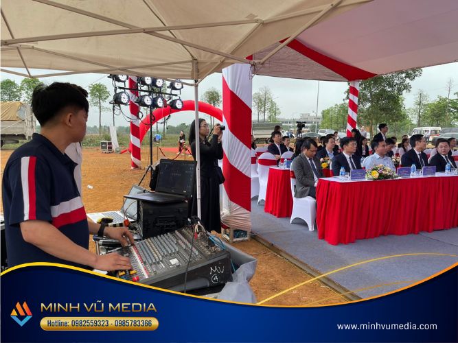 Dàn thiết bị siêu khủng phục vụ buổi lễ