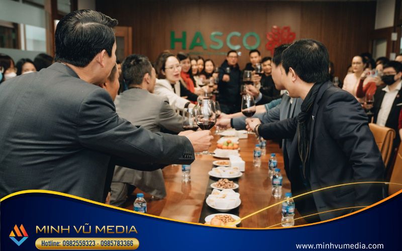 tiec-khai-xuan-gap-mat-cong-ty