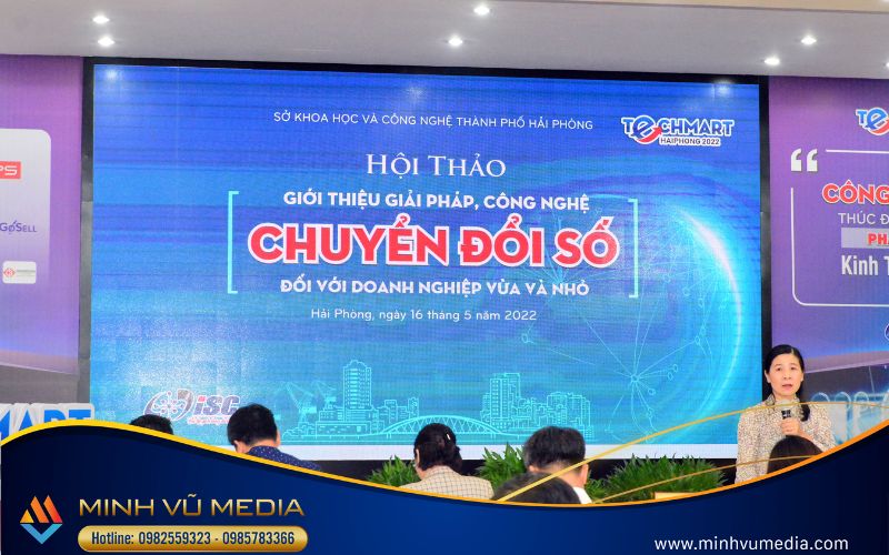 to-chuc-tiec-hoi-thao